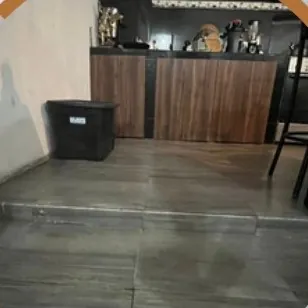 Foto actual: escalón para entrar a la cocina